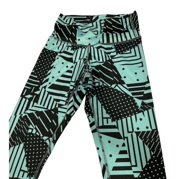 Lululemon pattern legging size 8 - Picture 3 of 4